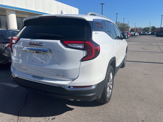 Used 2024 GMC Terrain SLT image 4