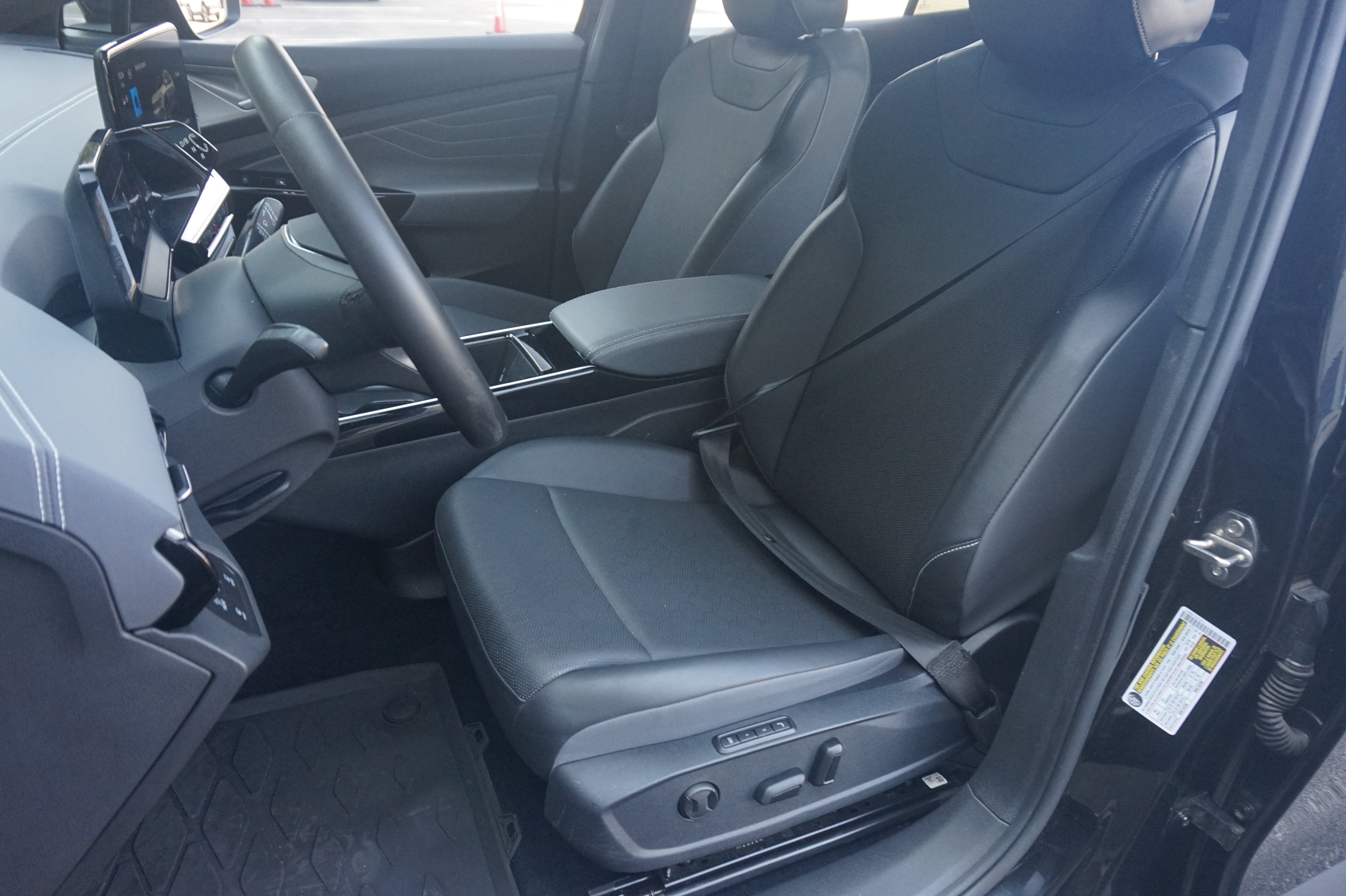 Used 2023 Volkswagen ID.4 S RWD image 17
