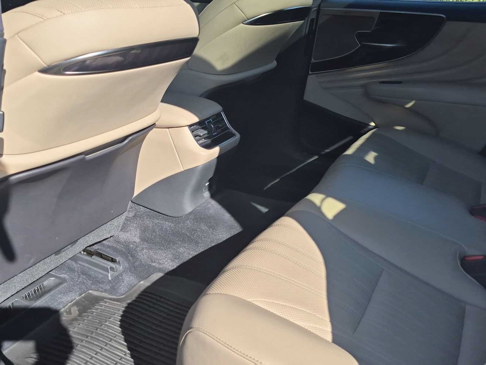 Used 2021 Lexus LS 500 AWD w/ Interior Upgrade Package image 17