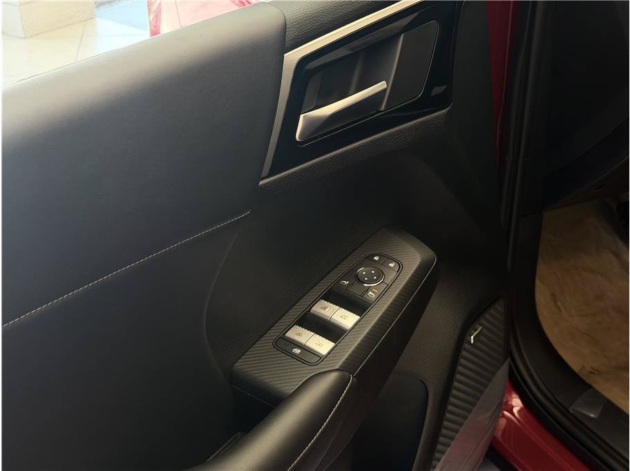 New 2026 Mitsubishi Outlander LE FWD image 11