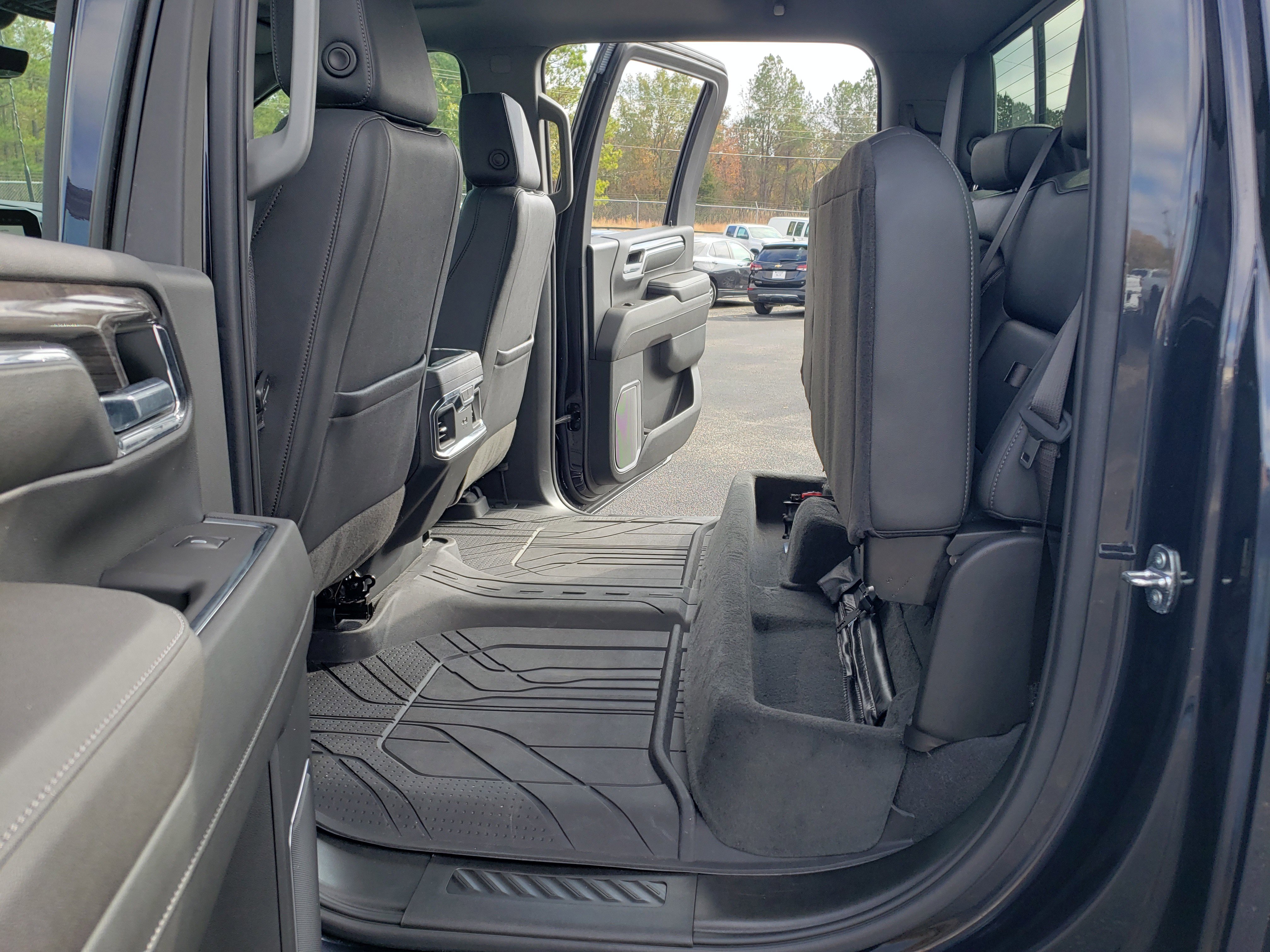 Used 2024 Chevrolet Silverado 3500 LTZ w/ LTZ Plus Package image 33