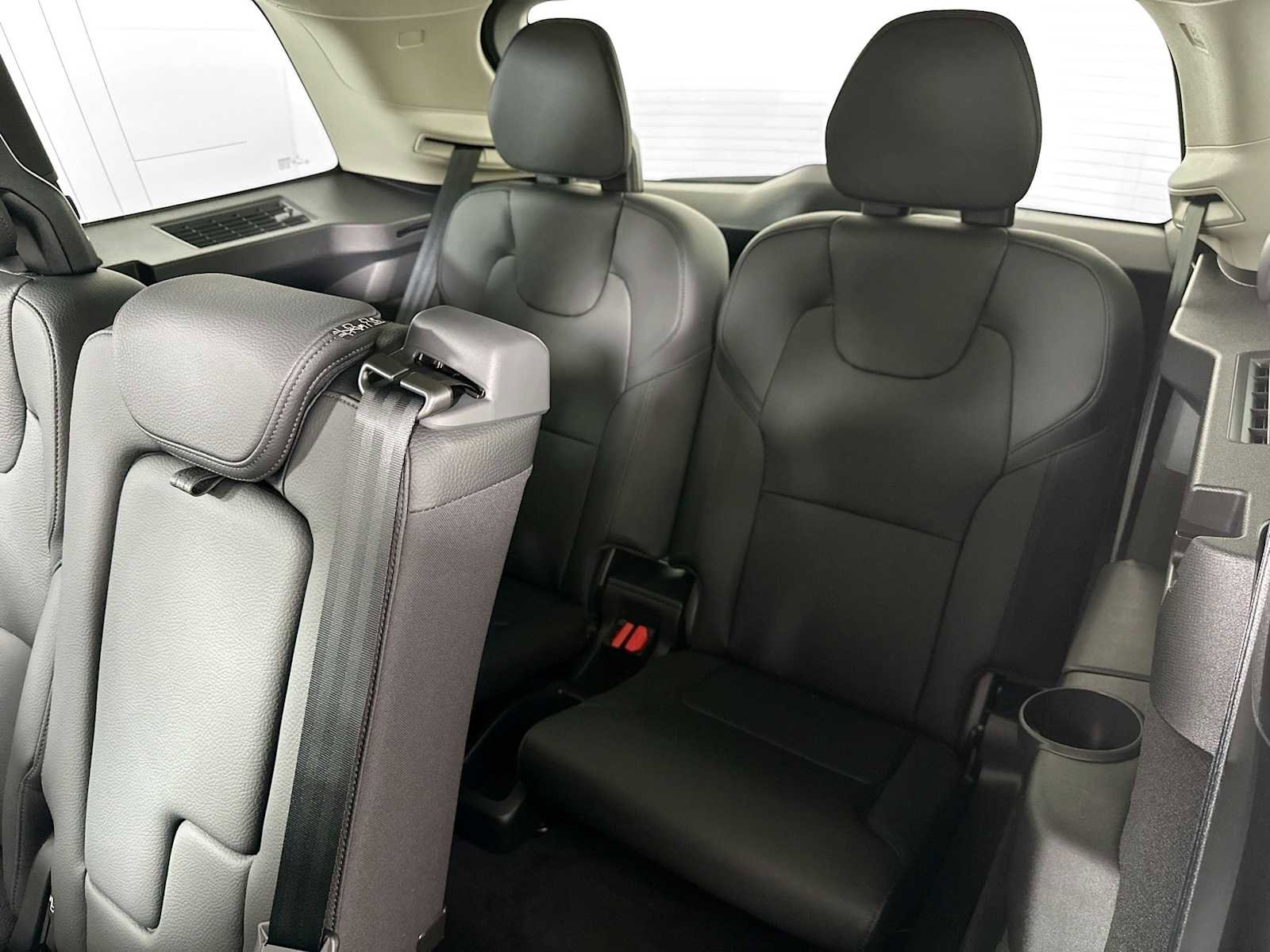 Used 2025 Volvo XC90 B6 Plus w/ Protection Package Premier image 23