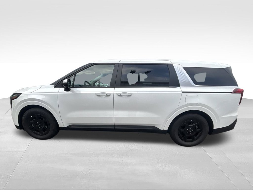 Certified 2026 Kia Carnival LX FWD image 2