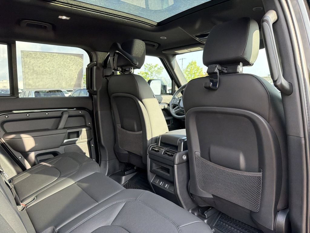 New 2026 Land Rover Defender 110 X-Dynamic SE AWD/4WD image 15