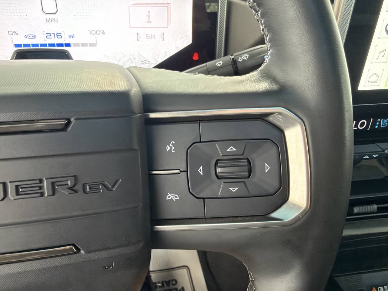 Used 2025 GMC Hummer EV 2X AWD/4WD image 31