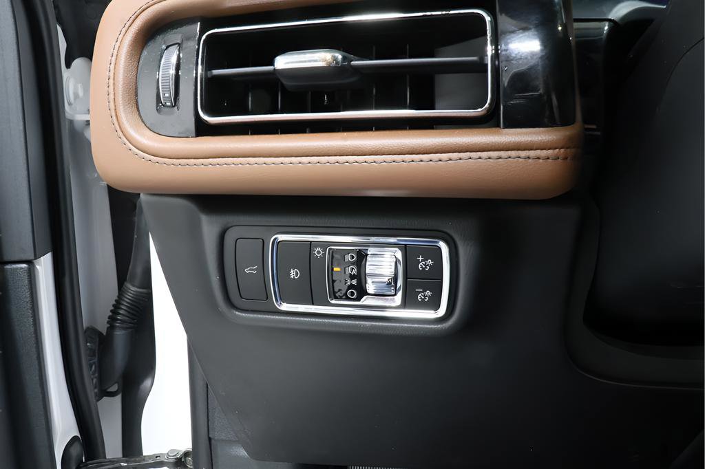 Used 2024 Lincoln Aviator Reserve w/ Equipment Group 201A image 20