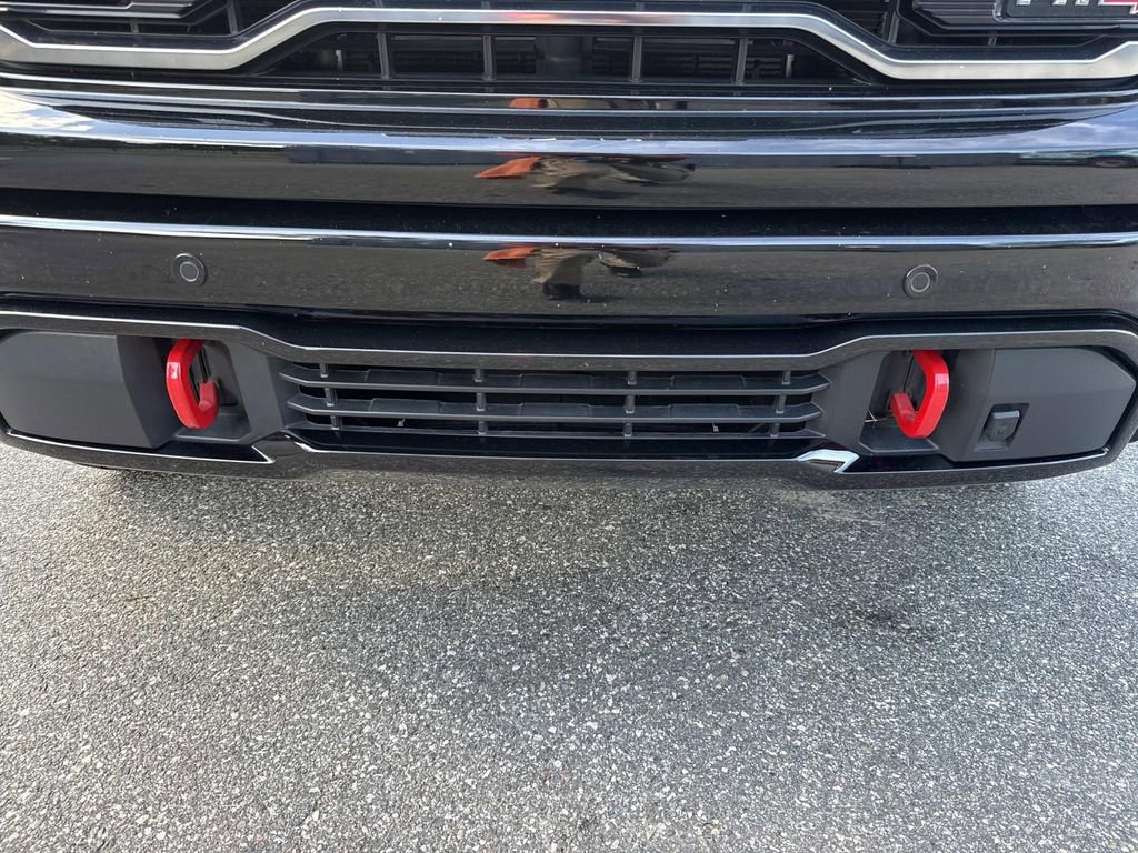 Used 2025 GMC Sierra 1500 AT4 w/ AT4 Premium Package AWD/4WD image 10