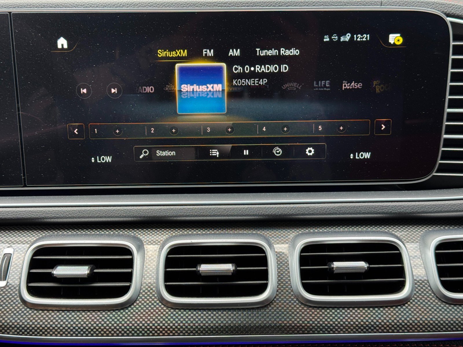 Used 2023 Mercedes-Benz GLE 53 AMG 4MATIC w/ Exterior Lighting Package image 28