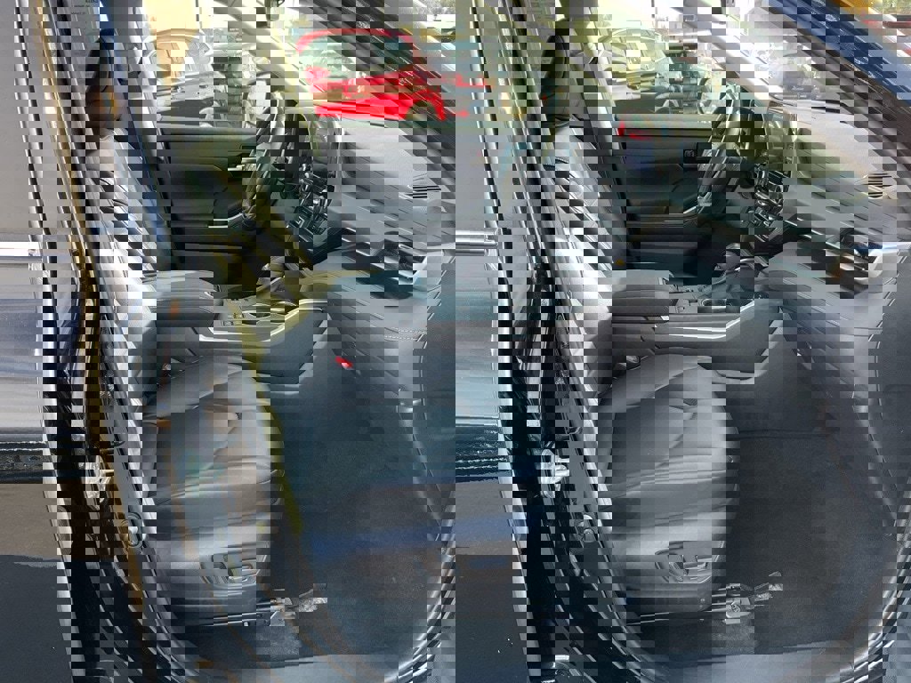 Used 2023 Toyota Highlander XLE image 22