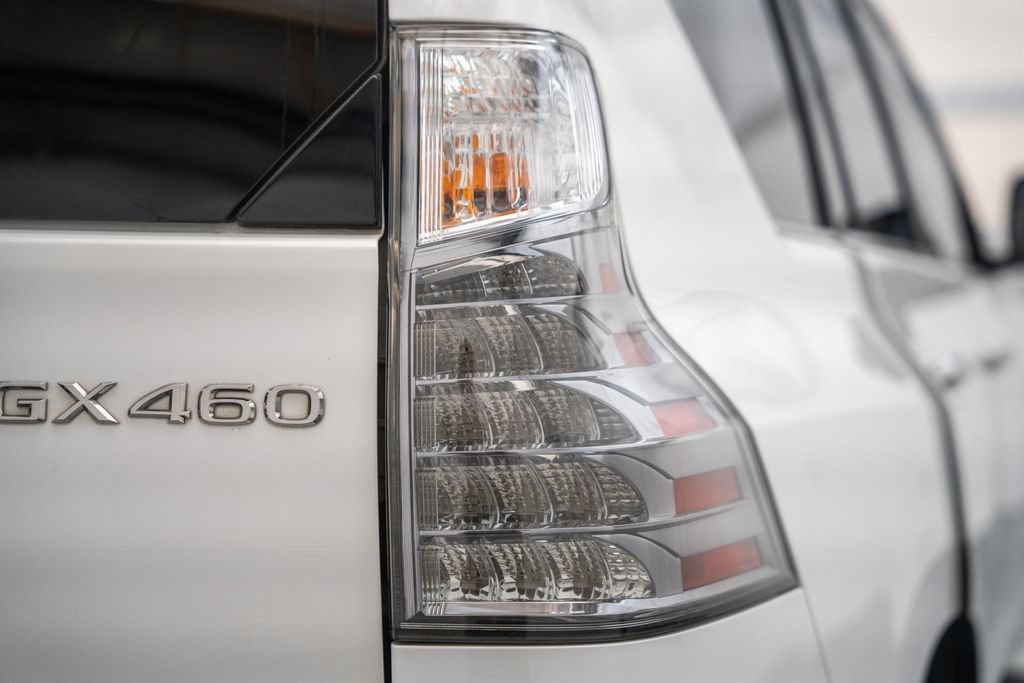 Used 2022 Lexus GX 460 Premium w/ Premium Plus Package AWD/4WD image 8
