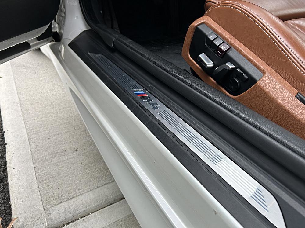 Used 2020 BMW M4 Convertible w/ Competition Package RWD image 19