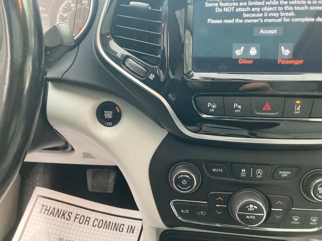 Used 2021 Jeep Cherokee Limited image 21