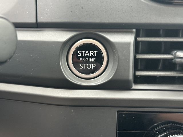 Used 2024 Nissan Pathfinder S image 23