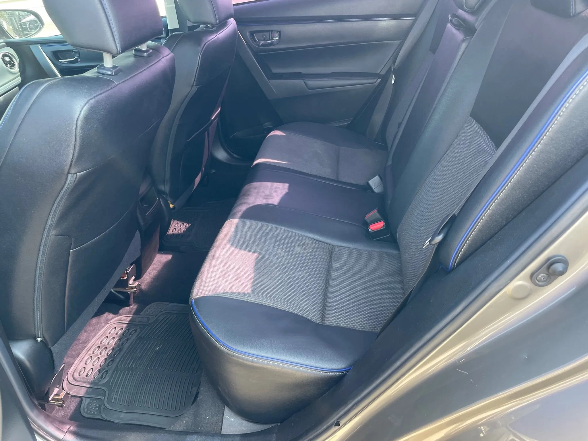 Used 2019 Toyota Corolla SE image 12