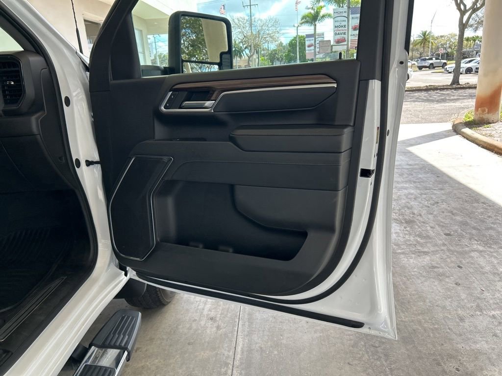 Used 2024 Chevrolet Silverado 2500 LT image 29