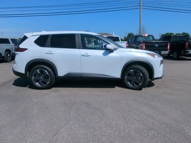Used 2024 Nissan Rogue SV AWD/4WD image 27