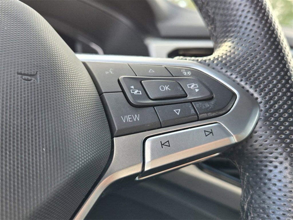 Certified 2022 Volkswagen Atlas Cross Sport SEL R-Line image 24