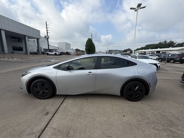 Used 2025 Toyota Prius Plug-In Hybrid FWD image 8
