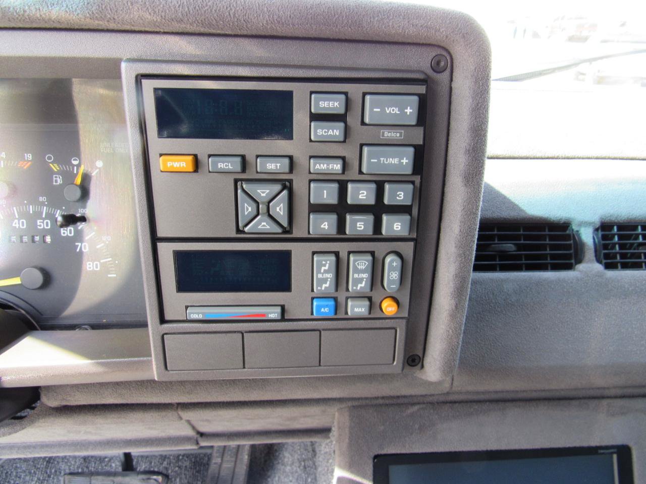 Used 1993 Chevrolet Silverado 3500 2WD Crew Cab image 47