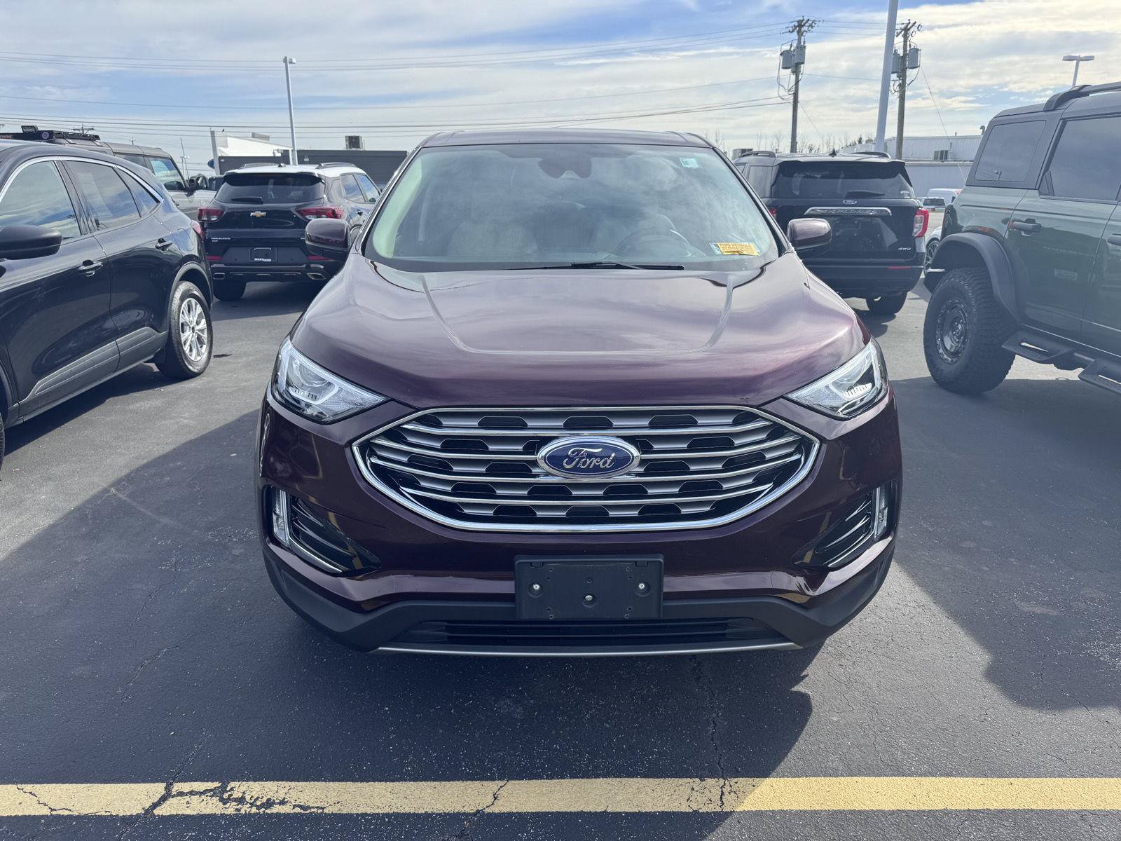 Used 2022 Ford Edge SEL w/ Convenience Package AWD/4WD image 2