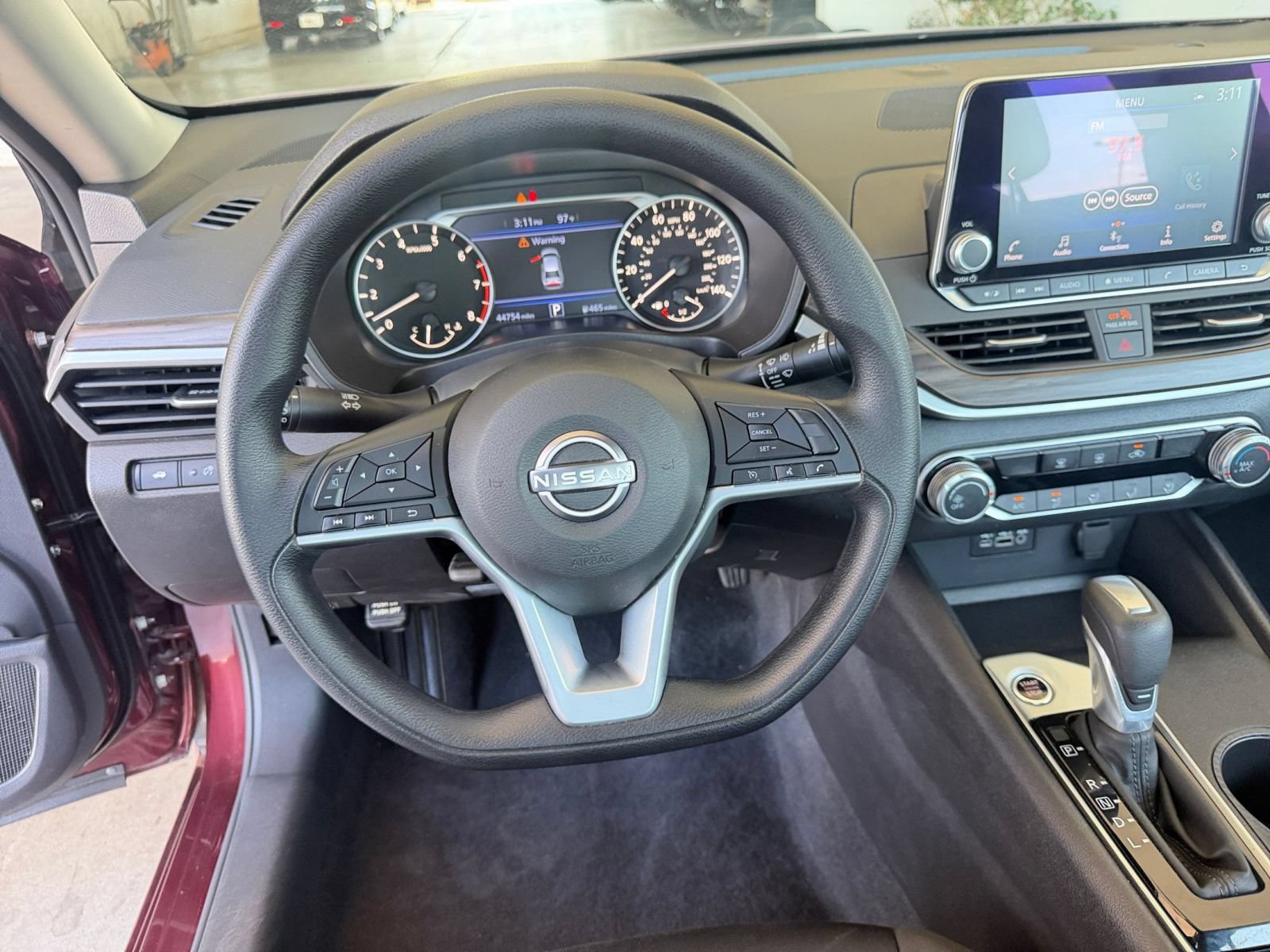 Used 2025 Nissan Altima 2.5 SV FWD image 29