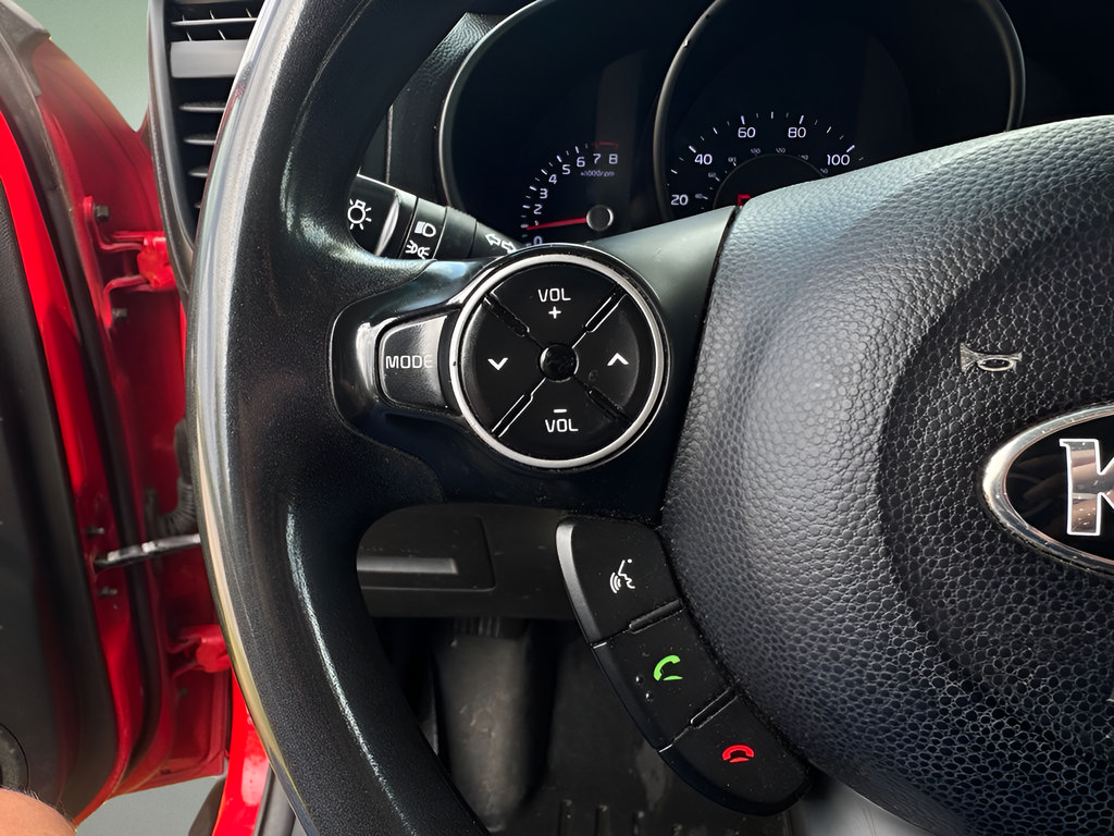 Used 2015 Kia Soul + FWD image 20