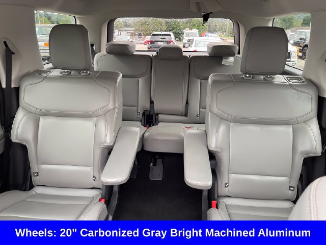 Used 2025 Ford Expedition Active AWD/4WD image 29
