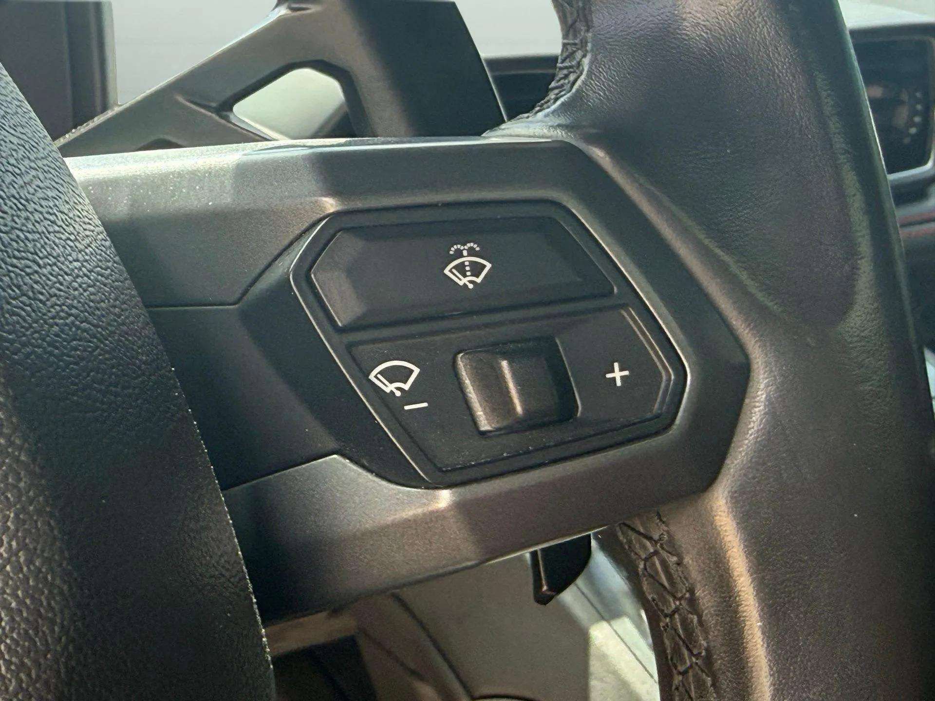 Used 2016 Lamborghini Huracan LP 610-4 image 39