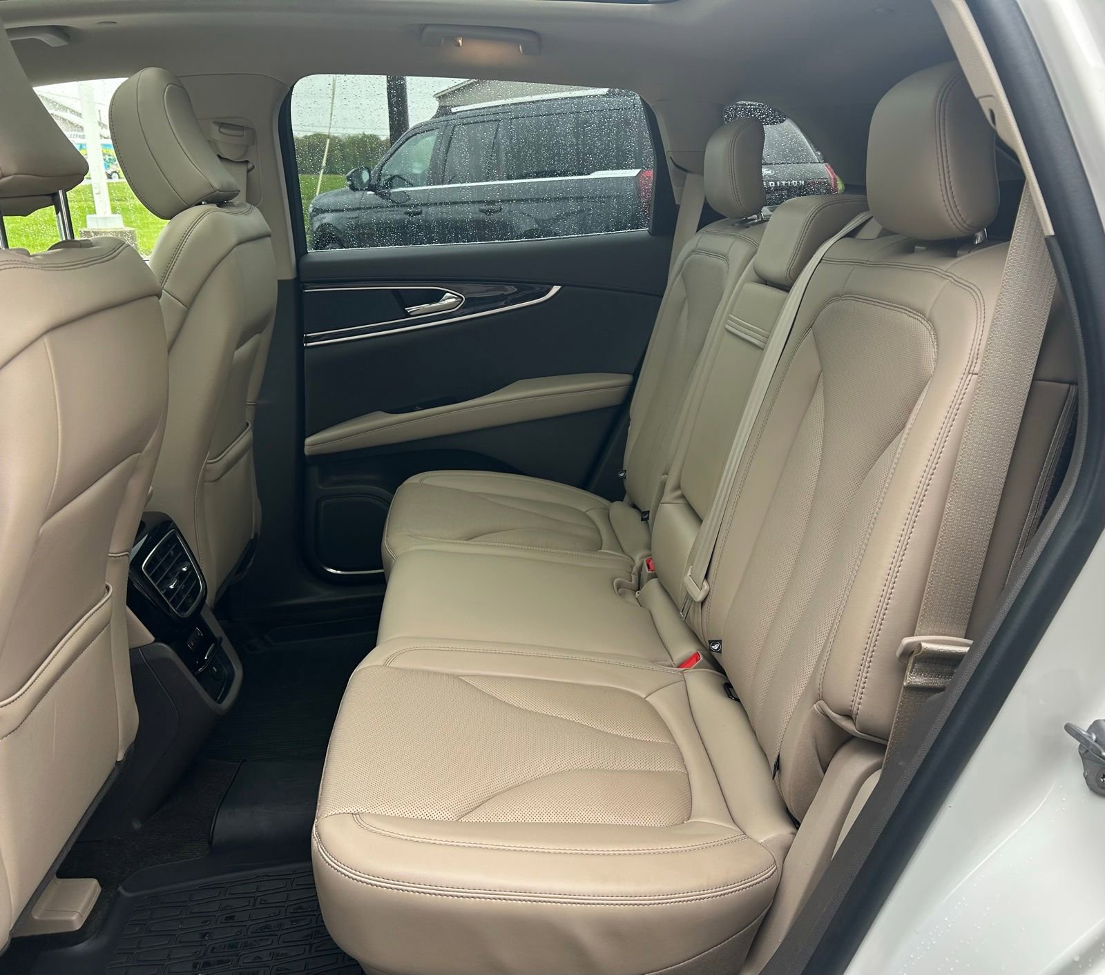 Used 2023 Lincoln Nautilus Reserve AWD/4WD image 24
