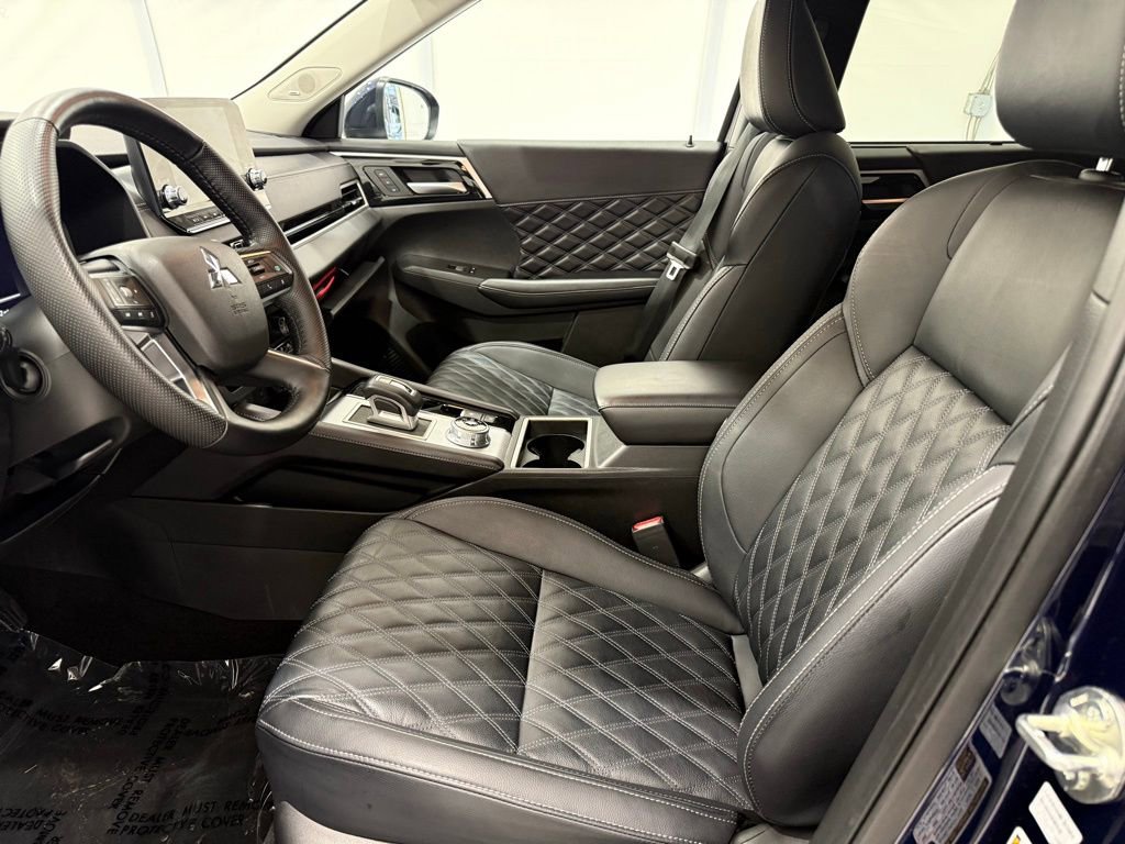 Used 2024 Mitsubishi Outlander SEL Black Edition image 14