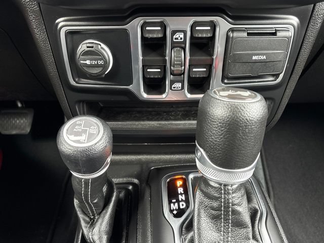 Used 2024 Jeep Wrangler Unlimited Sahara AWD/4WD image 24