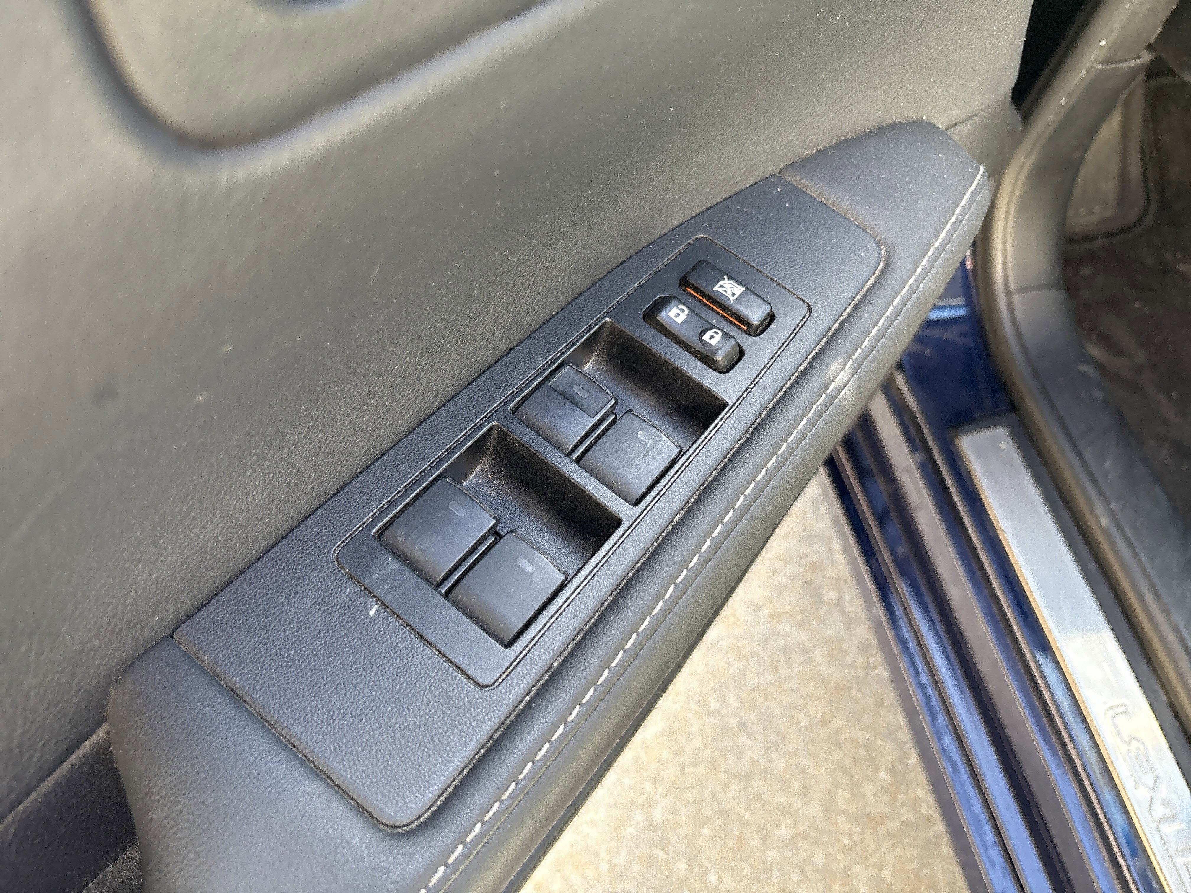 Used 2013 Lexus ES 350 w/ Premium Pkg image 14