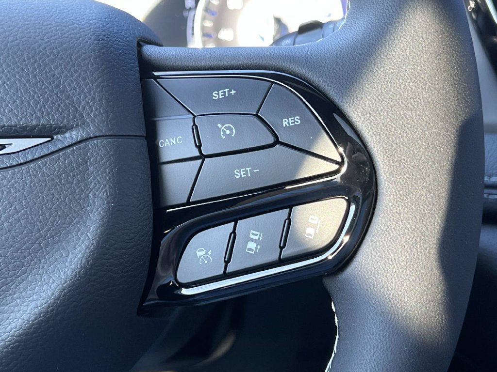 New 2027 Chrysler Pacifica Limited AWD/4WD image 28