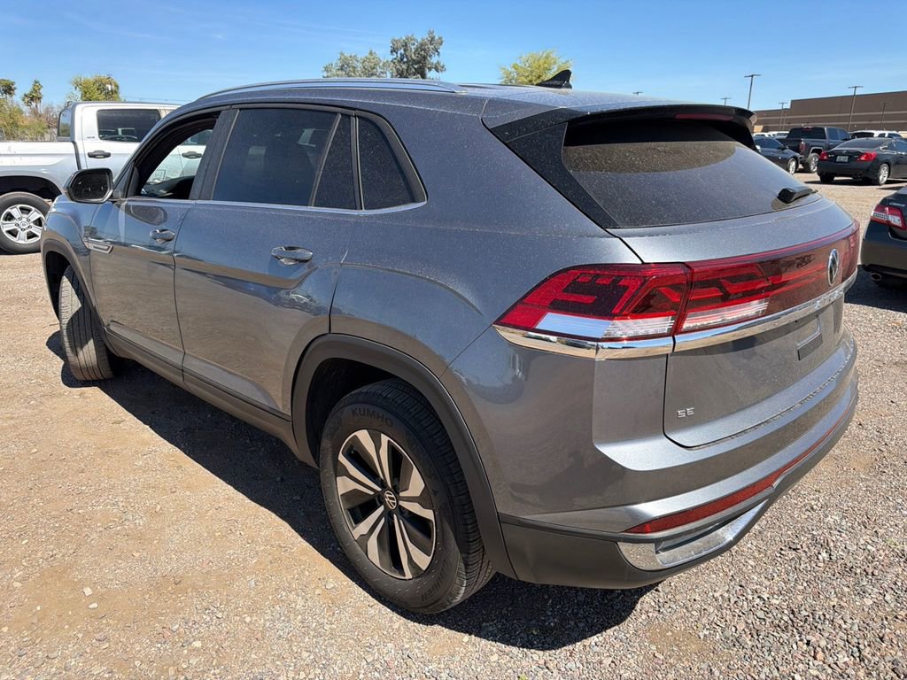 Used 2024 Volkswagen Atlas Cross Sport SE FWD image 5