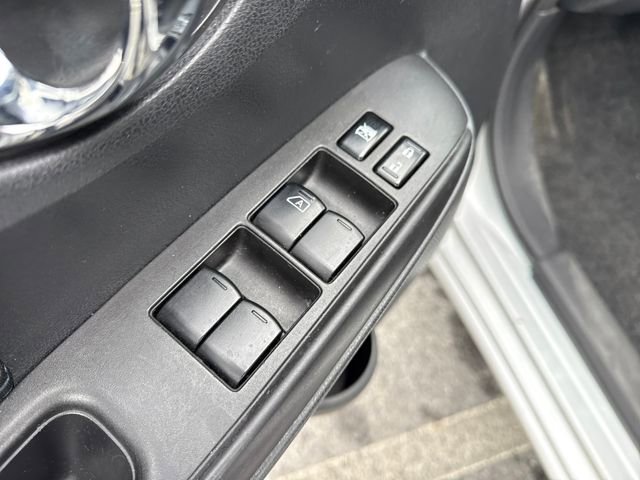 Used 2016 Nissan Versa Note SV image 22