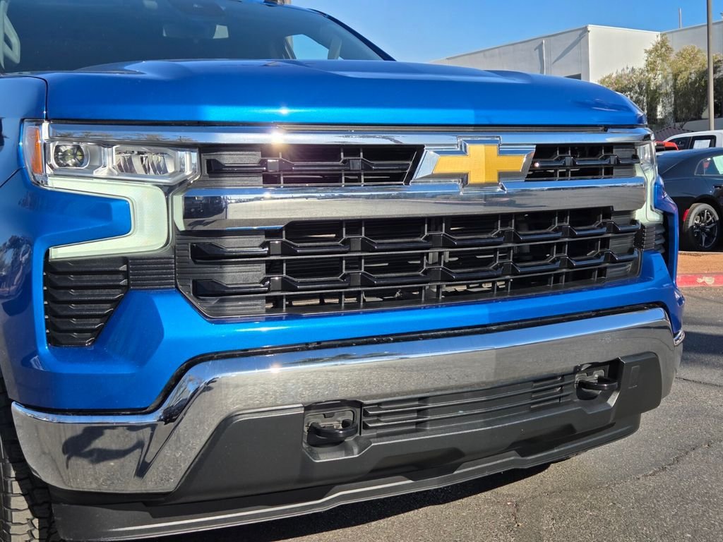 Used 2023 Chevrolet Silverado 1500 LT AWD/4WD image 8