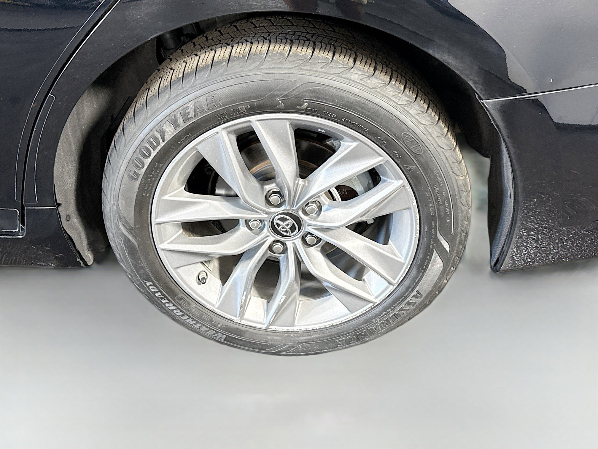 Used 2019 Toyota Avalon XLE w/ Moonroof Package FWD image 37