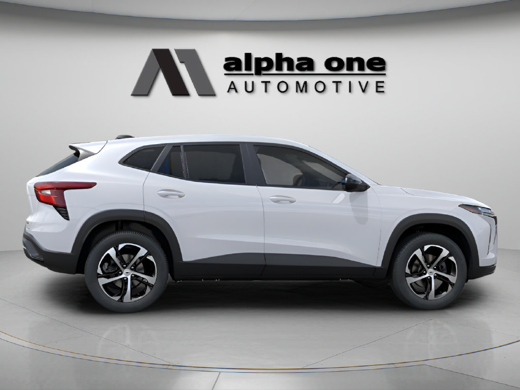 New 2026 Chevrolet Trax RS w/ Sunroof Package FWD image 5