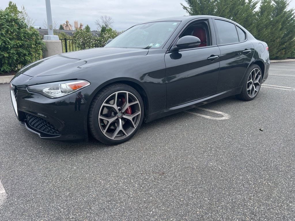Used 2018 Alfa Romeo Giulia Ti Sport w/ Quick Order Package 22S Sport AWD/4WD image 1
