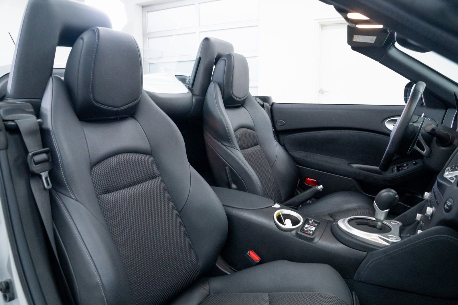 Used 2011 Nissan 370Z Touring image 20