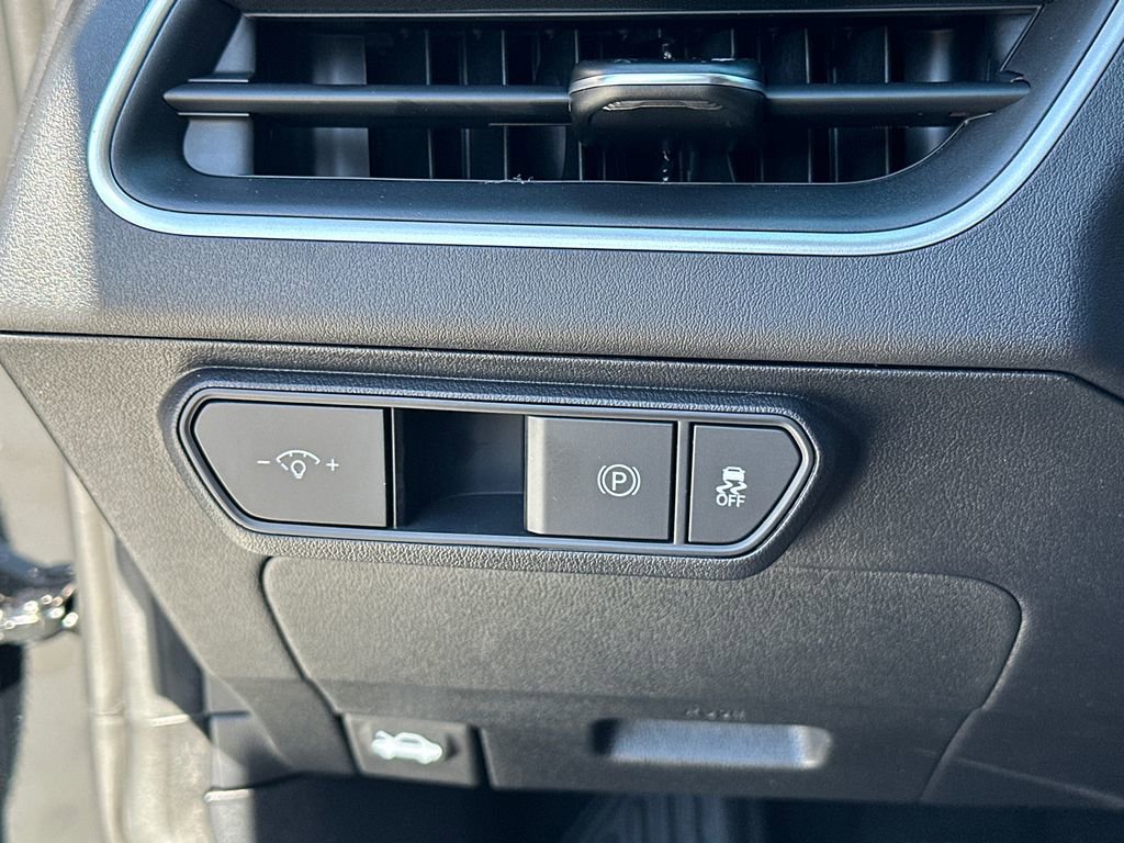 New 2025 Kia K4 LX image 14