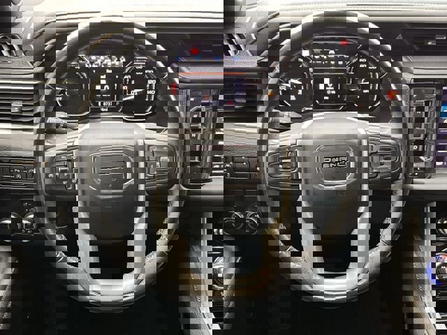 Used 2021 GMC Yukon Denali w/ Denali Premium Package image 12