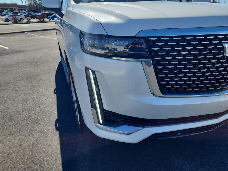 Certified 2024 Cadillac Escalade Premium Luxury w/ Performance Package image 24