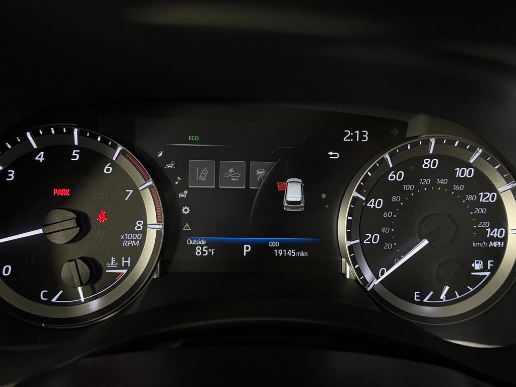 Used 2024 Toyota Highlander XLE FWD image 14