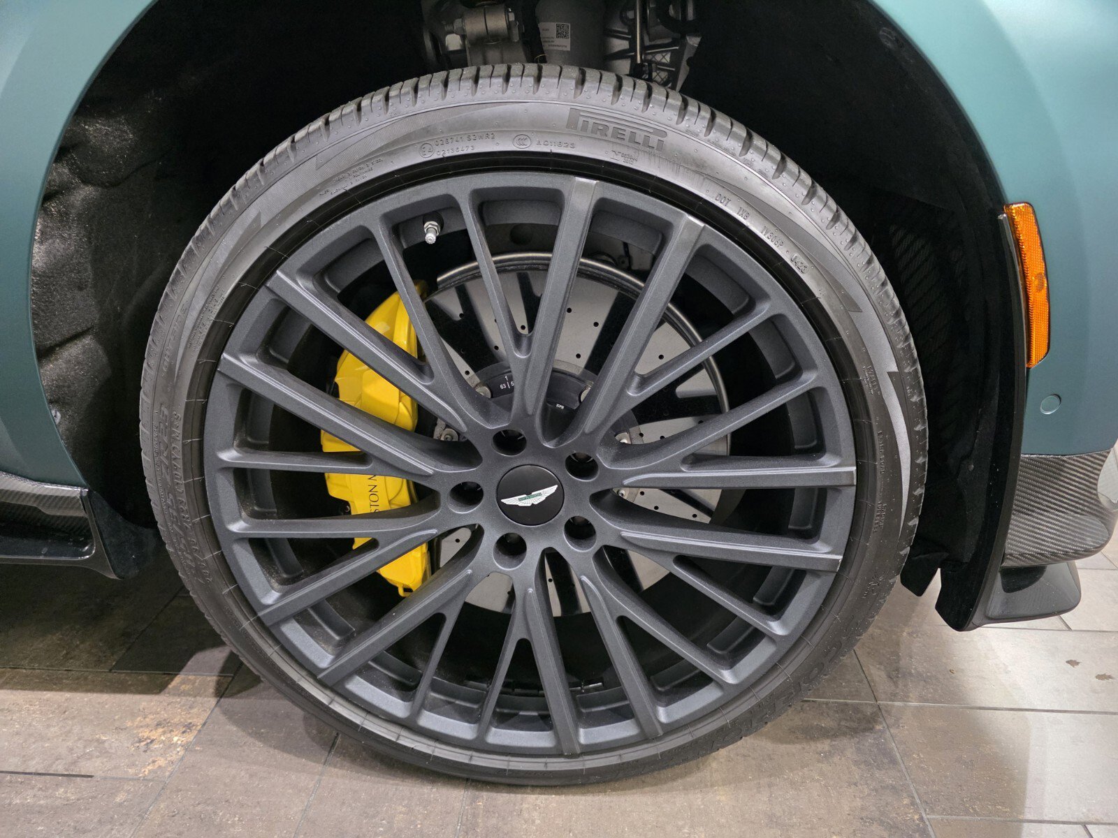 Used 2024 Aston Martin DBX 707 image 4