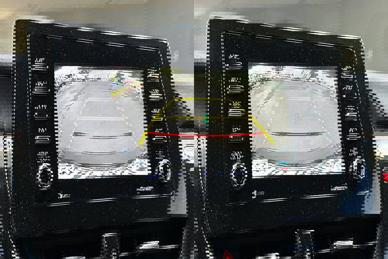 Used 2022 Toyota Camry SE image 19