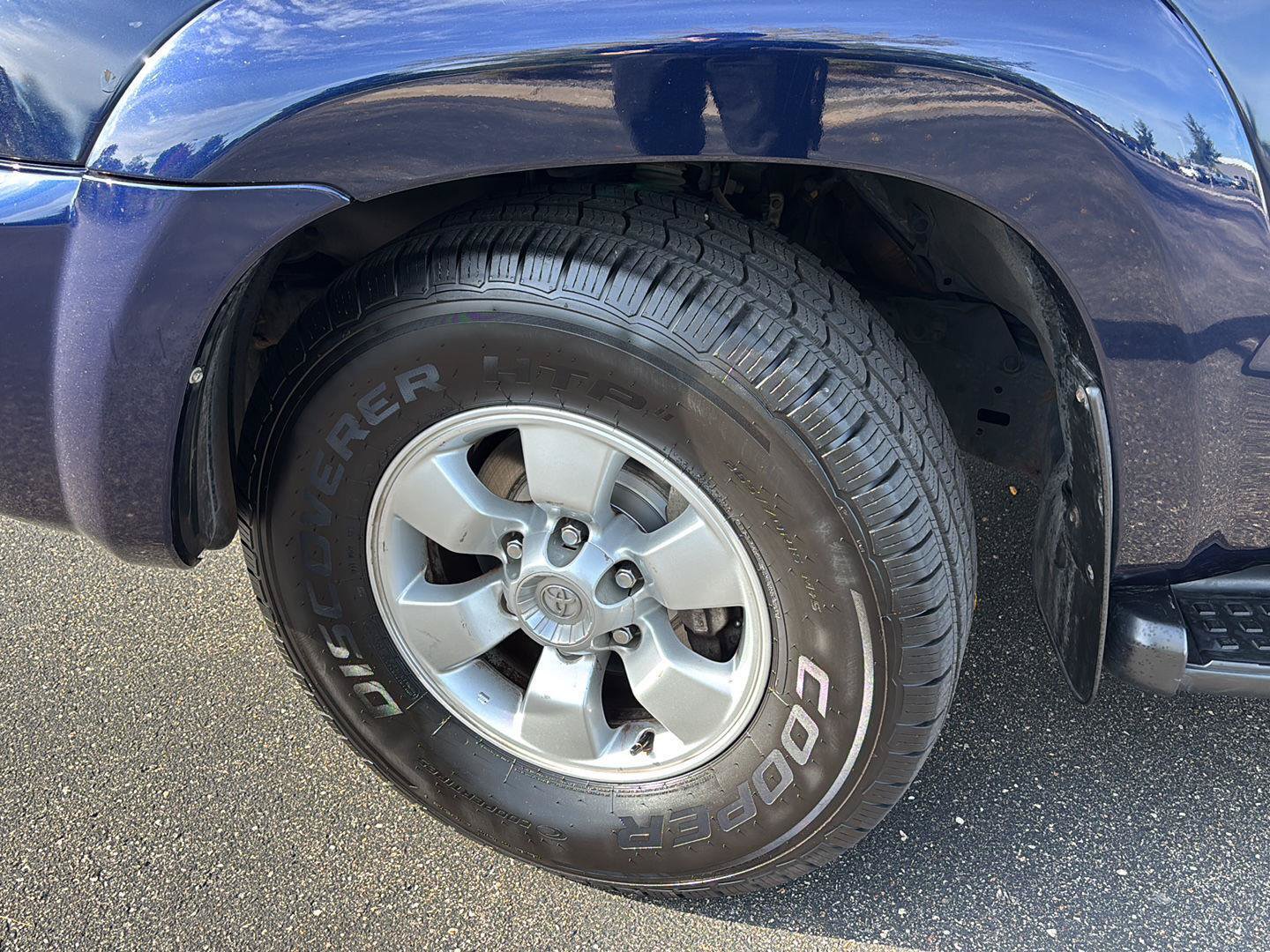Used 2007 Toyota 4Runner SR5 AWD/4WD image 5