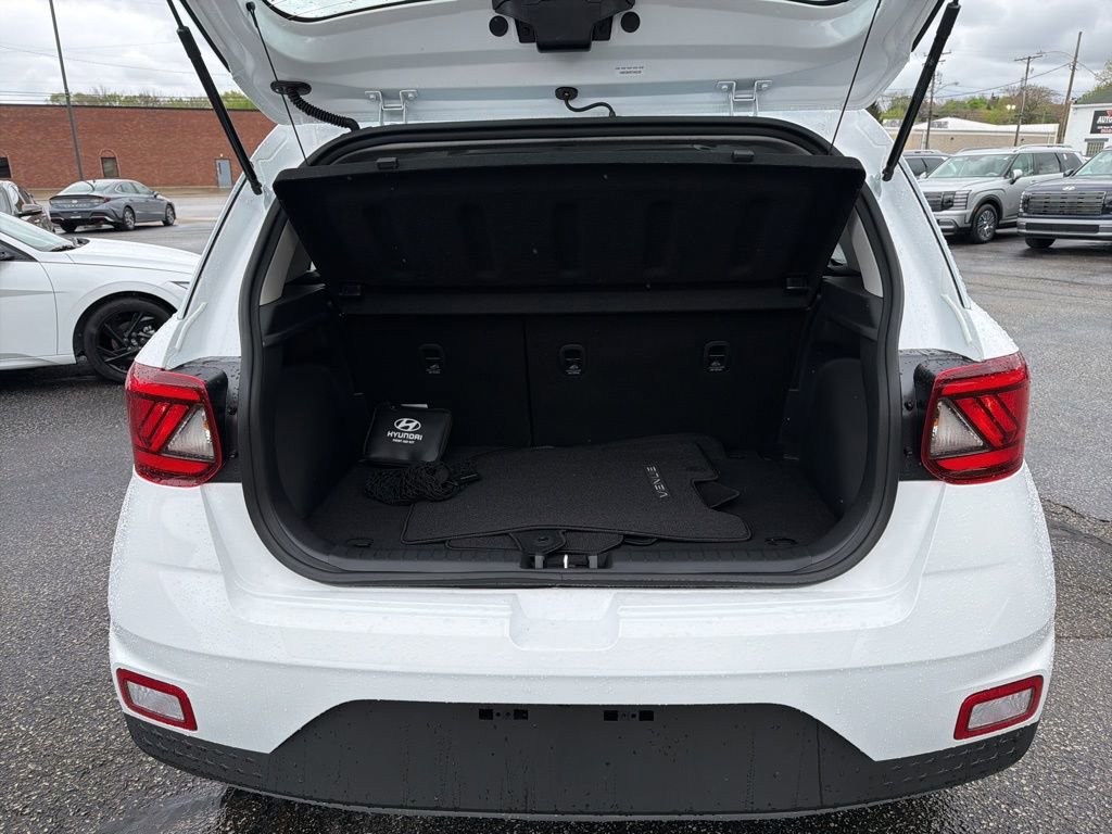 New 2026 Hyundai Venue SEL FWD image 11
