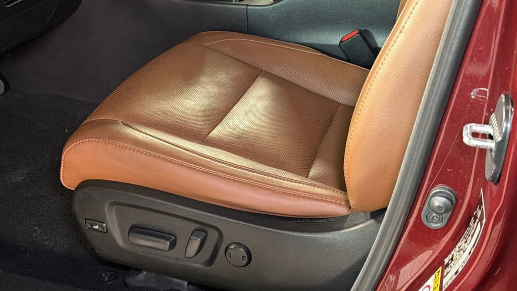 Used 2018 Toyota Highlander Limited image 27