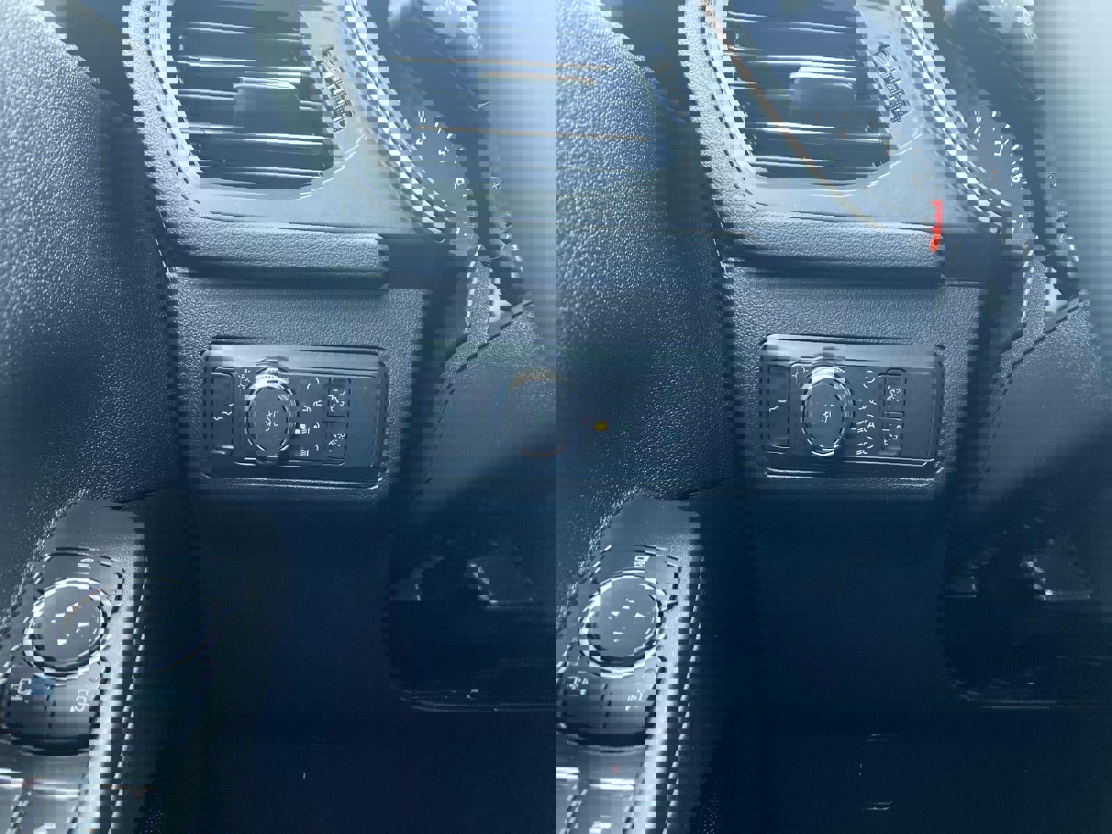 Used 2022 Ford Escape SEL image 9